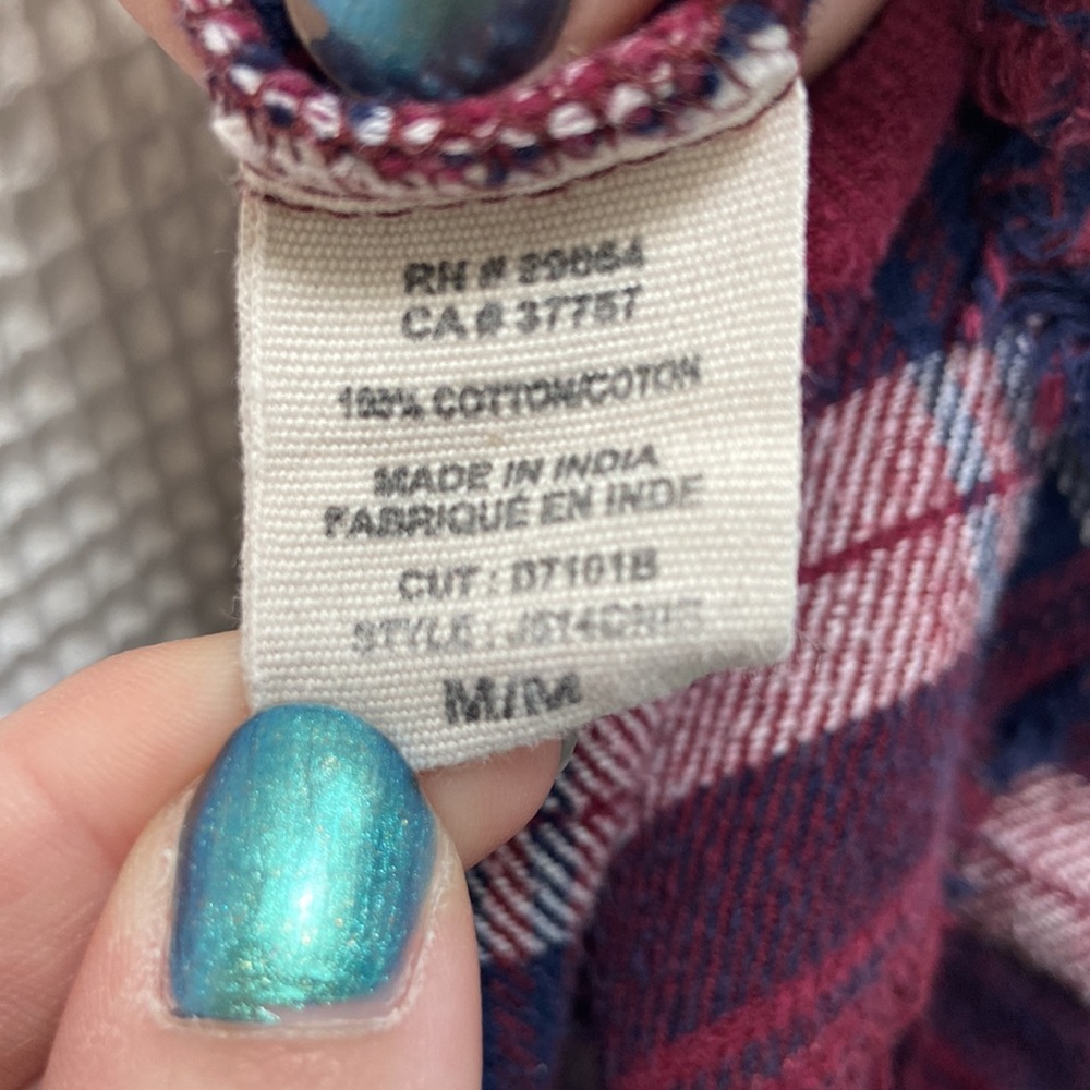 ‼️Women’s Billabong plaid flannel long-sleeve button-down shirt frayed bottom. M - Picture 13 of 14